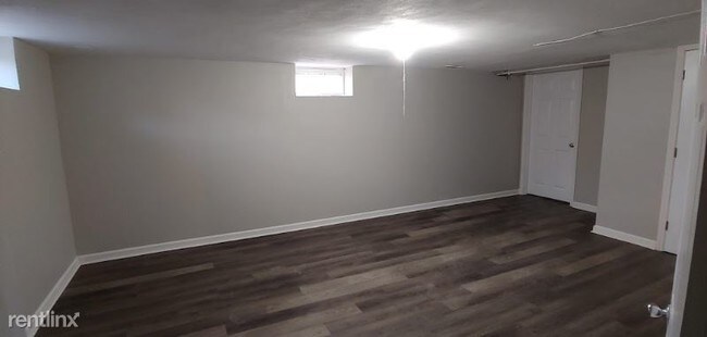 Building Photo - 653 S 69th St