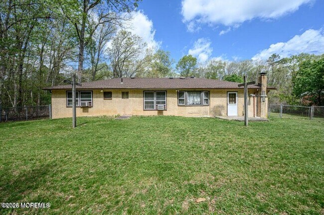 Foto del edificio - 839 Bowman Rd