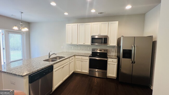 Building Photo - 256 Highland Pointe Cir E