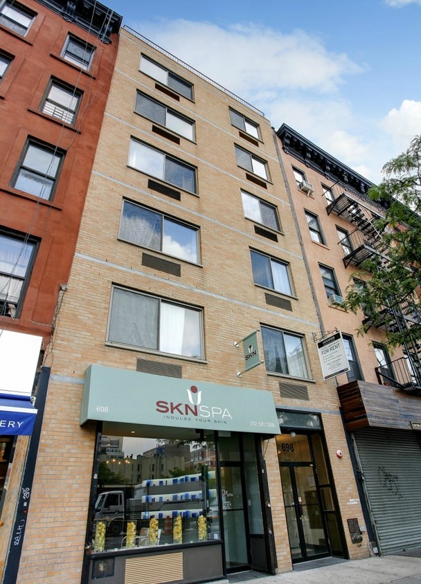 Building Photo - 698 Tenth Ave