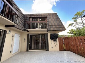 Building Photo - 4039 Palm Bay Cir