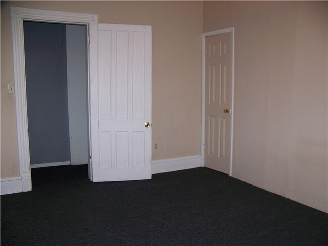 Foto del edificio - 493 Main St