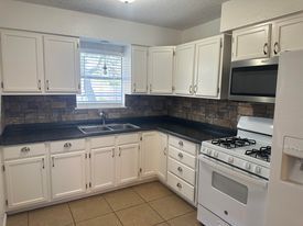 Foto del edificio - 335 N Rife St