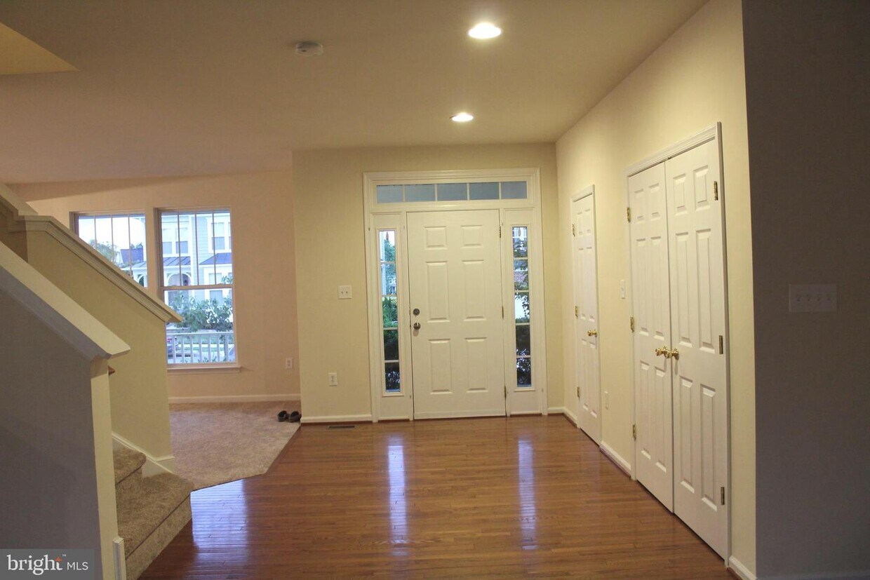 Primary Photo - 1202 Anderson St
