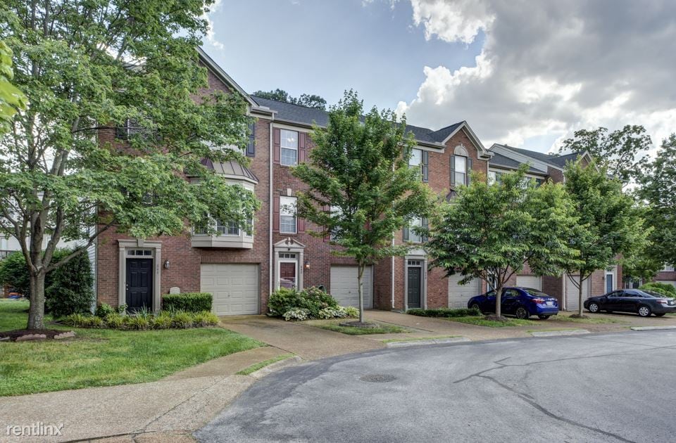 Primary Photo - 642 Huffine Manor Cir