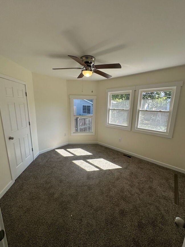 Building Photo - 150 N Eleventh St