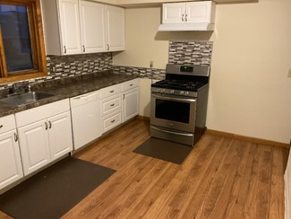 Building Photo - 538 Van Buren Ave