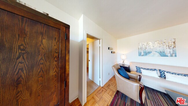 Foto del edificio - 6200 W 3rd St