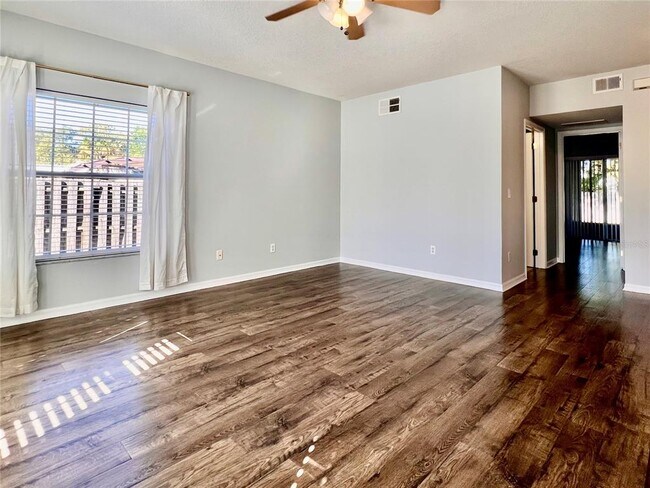 Foto del edificio - 3101 E Washington St