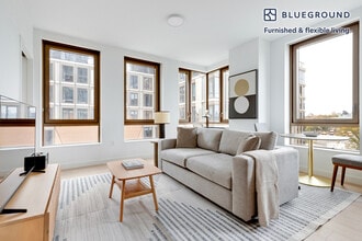 Building Photo - 478 Kent Ave