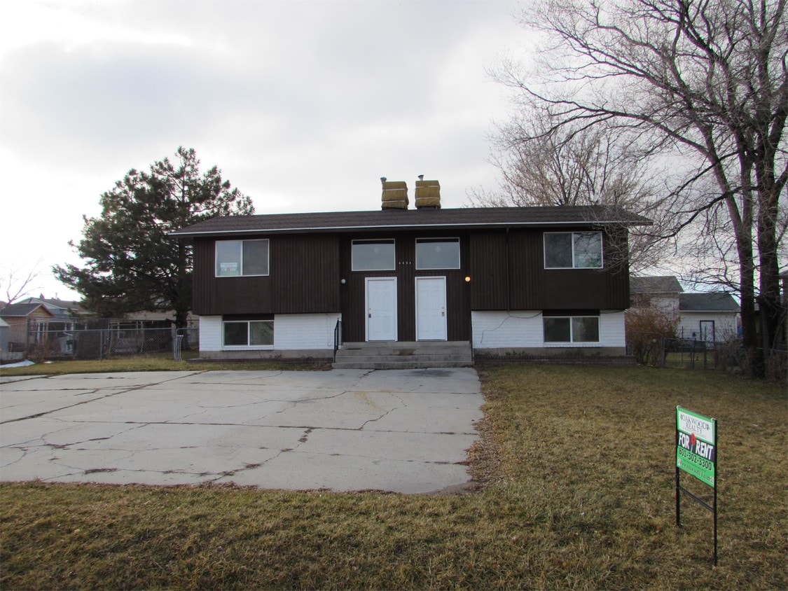 Primary Photo - 4498 Dean Dr
