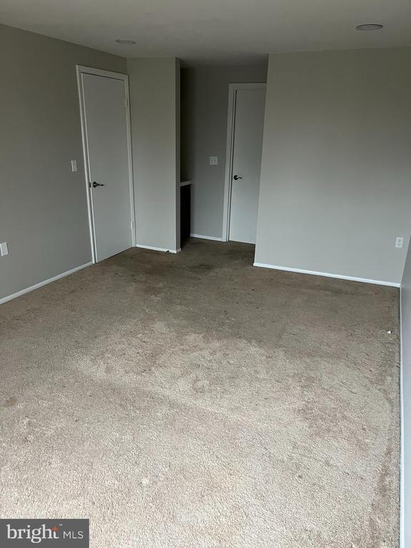 Foto del edificio - 18050 Chalet Dr