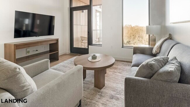 Building Photo - 632 Howard Rd SE