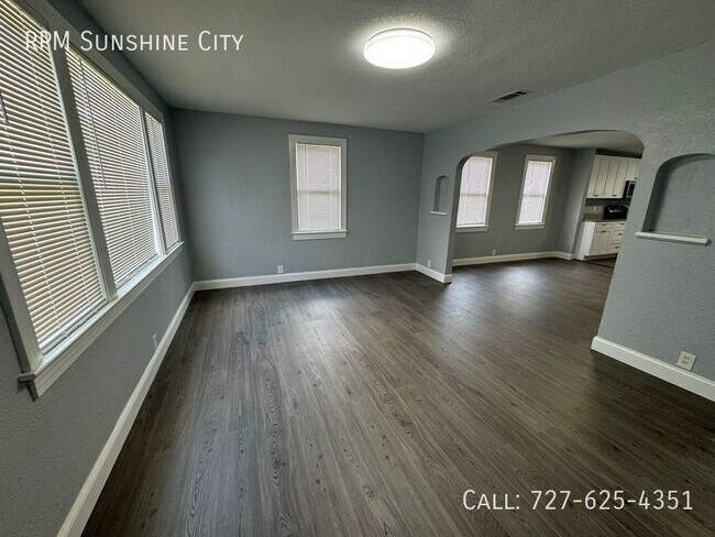Foto del edificio - Cozy 3-Bedroom Home in the Heart of Tampa