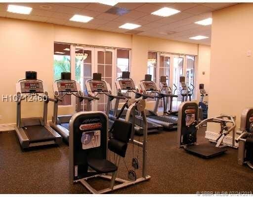 Foto del edificio - 16100 Emerald Estates Dr