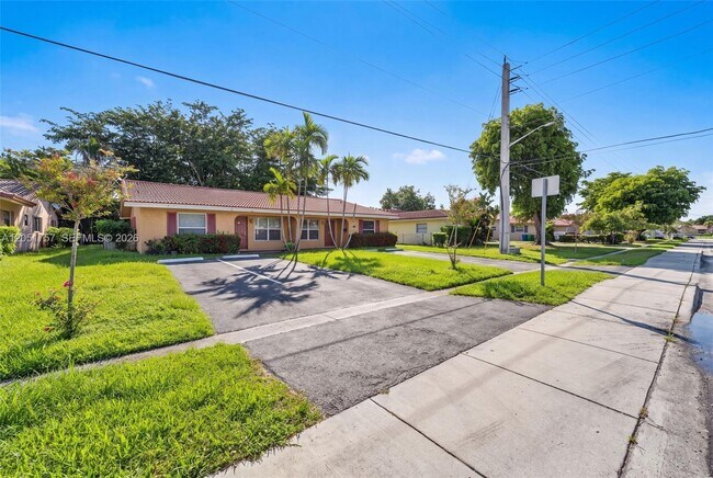 Building Photo - 3871 NW 110th Ave