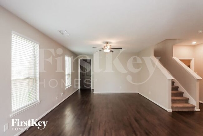 Foto del edificio - 5214 Pine Forest Ridge St