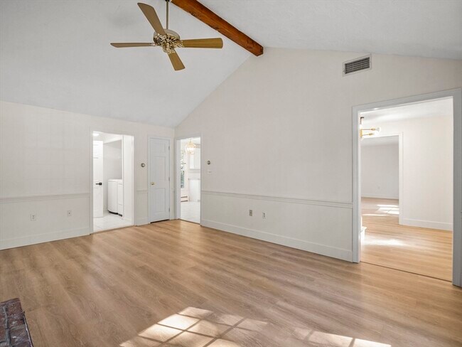 Foto del edificio - 40 Langley Ln