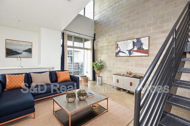 Building Photo - 5008 S MacDill Ave