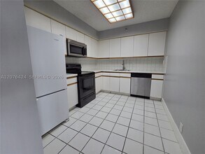 Building Photo - 3530 Mystic Pointe Dr