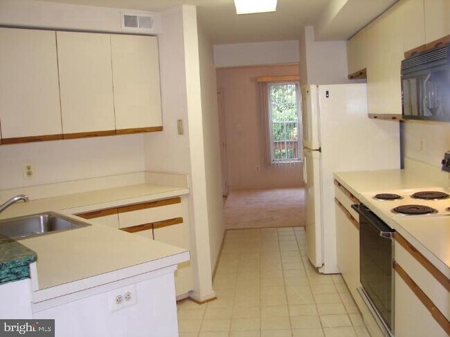Building Photo - 1516 Deer Point Way