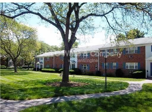 Building Photo - 10 Colonial Ct