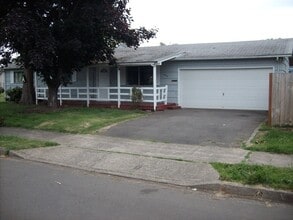 Building Photo - 1343 N 9th St