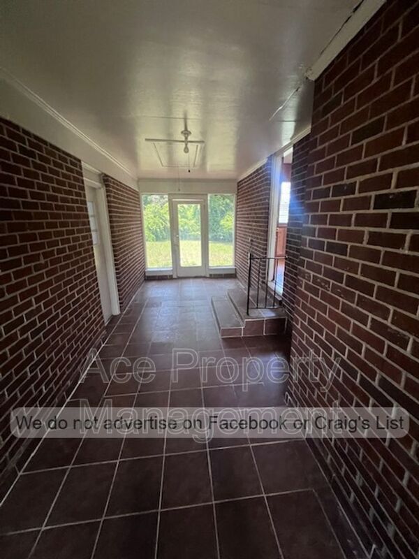 Foto del edificio - 255 Greenbriar Dr