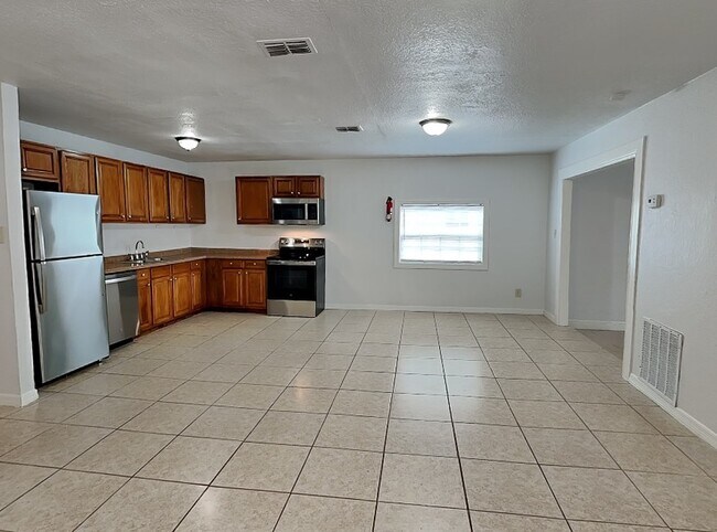 Building Photo - 101 Samuel St