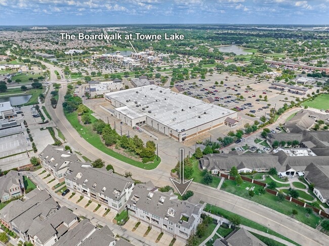 Building Photo - 9627 Towne Lake Pkwy