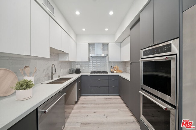 Foto del edificio - 1051 S Corning St