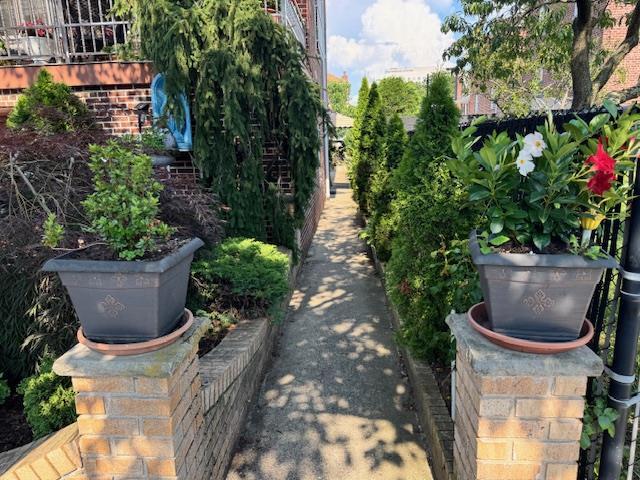 Primary Photo - 2060 Narragansett Ave