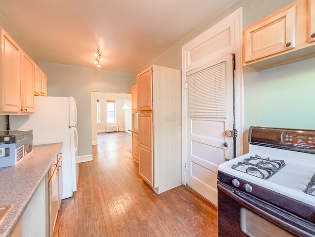 Foto del edificio - 1337 W Lunt Ave