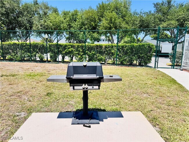Foto del edificio - 17974 Oakmont Ridge Cir