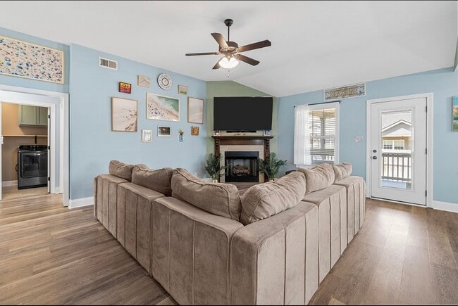 Building Photo - 206 Azalea Dr