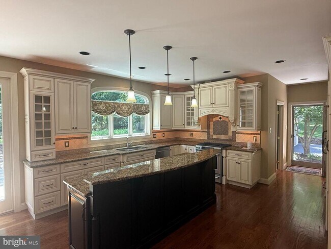 Foto del edificio - 1714 Hickory Hill Rd