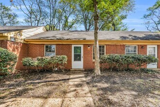 Building Photo - 417 E Jordan Ave