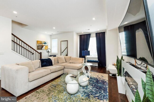 Foto del edificio - 2467 Elvans Road SE