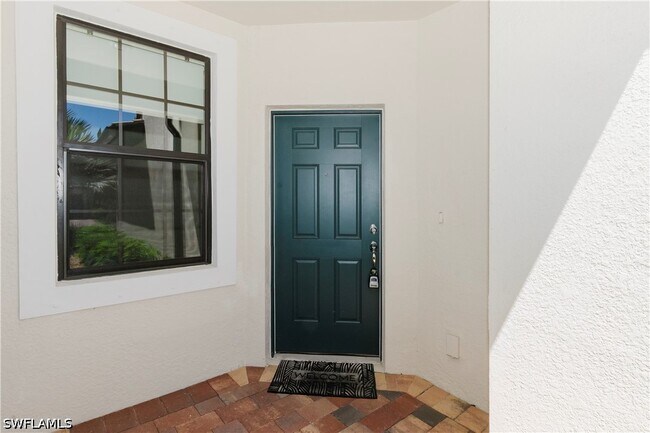 Foto del edificio - 5697 Mayflower Way