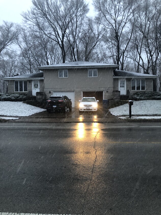 Primary Photo - 319 W Waverly St