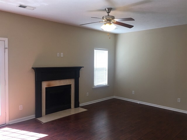 Building Photo - 1740 Freiburg Drive