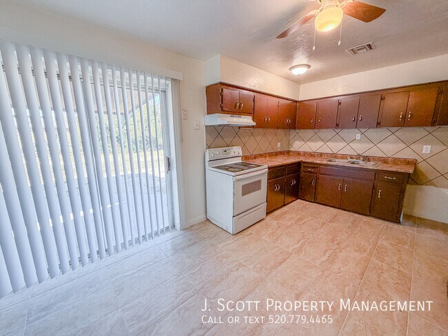 Building Photo - 6908 W Coolidge St