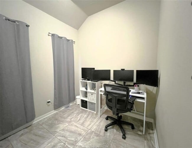 Foto del edificio - 244 Fieldstone Pl