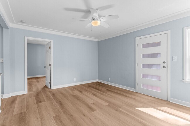 Building Photo - 526 Lime Ave