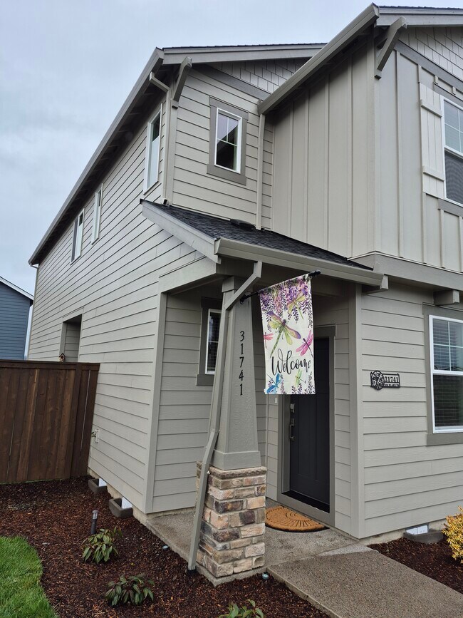 Building Photo - 31741 NW Blake Terr