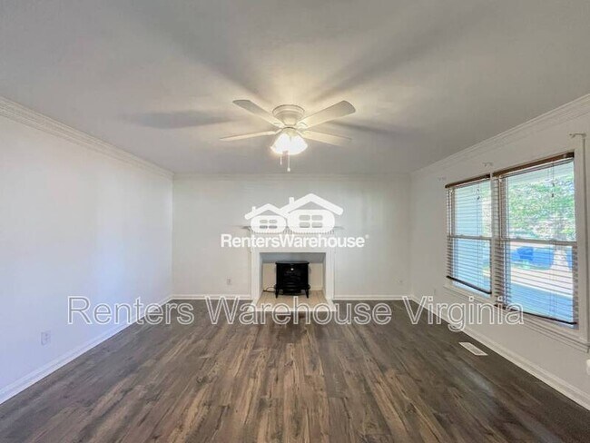 Building Photo - 411 Linkenborough Dr