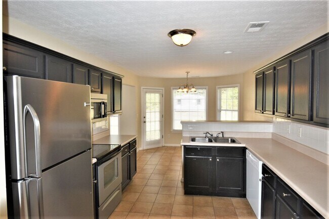 Building Photo - 808 Winding Grove Ln