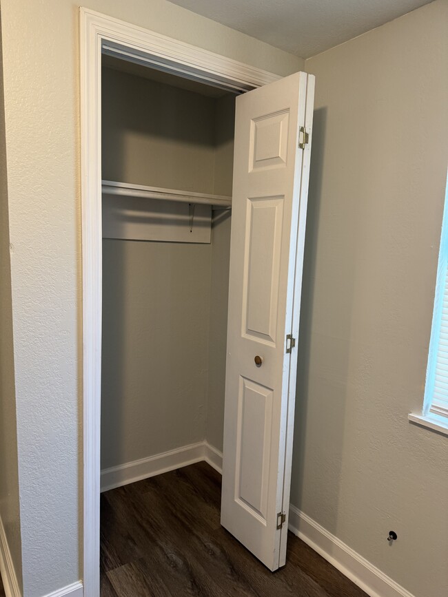 Closet - 505 Davis Ave