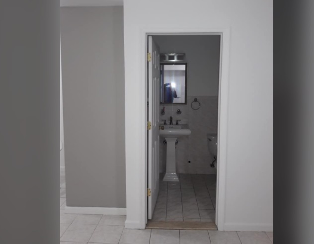 Bathroom - 27 Stegman St