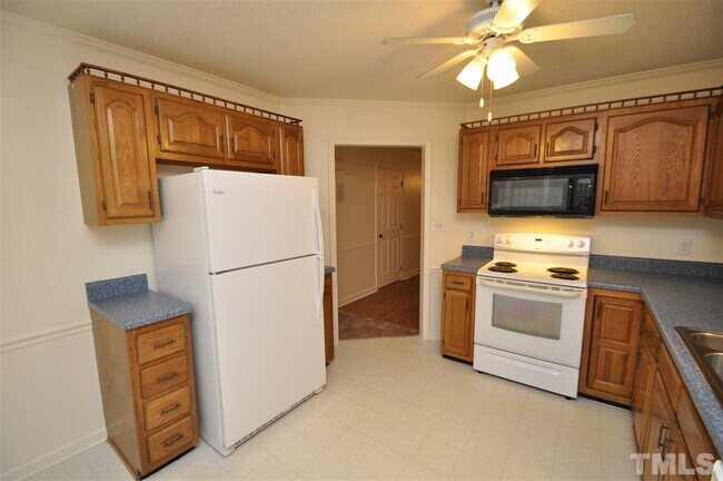 Building Photo - 129 Greenmont Ln